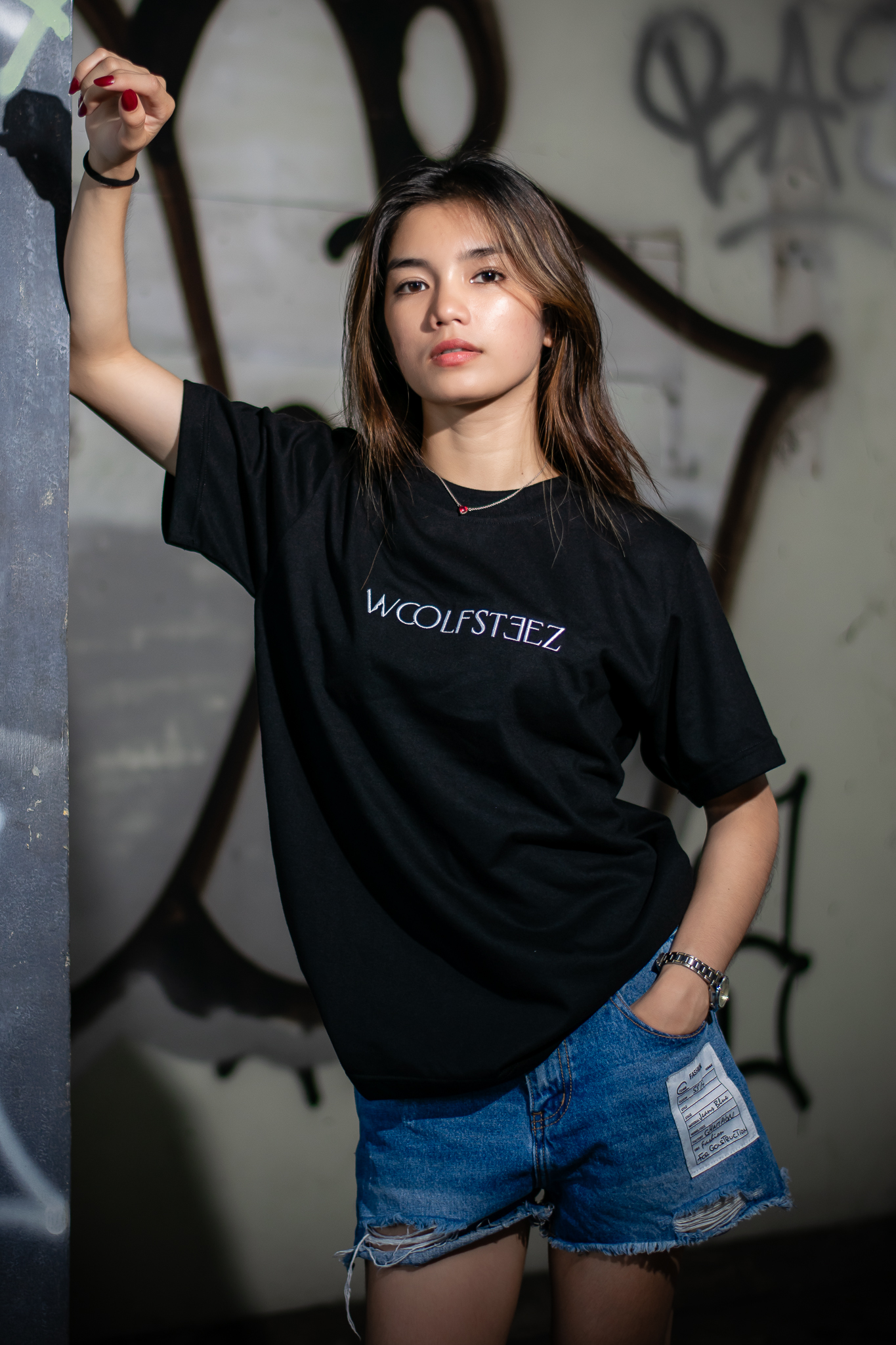 Minimalist Embroid Tee