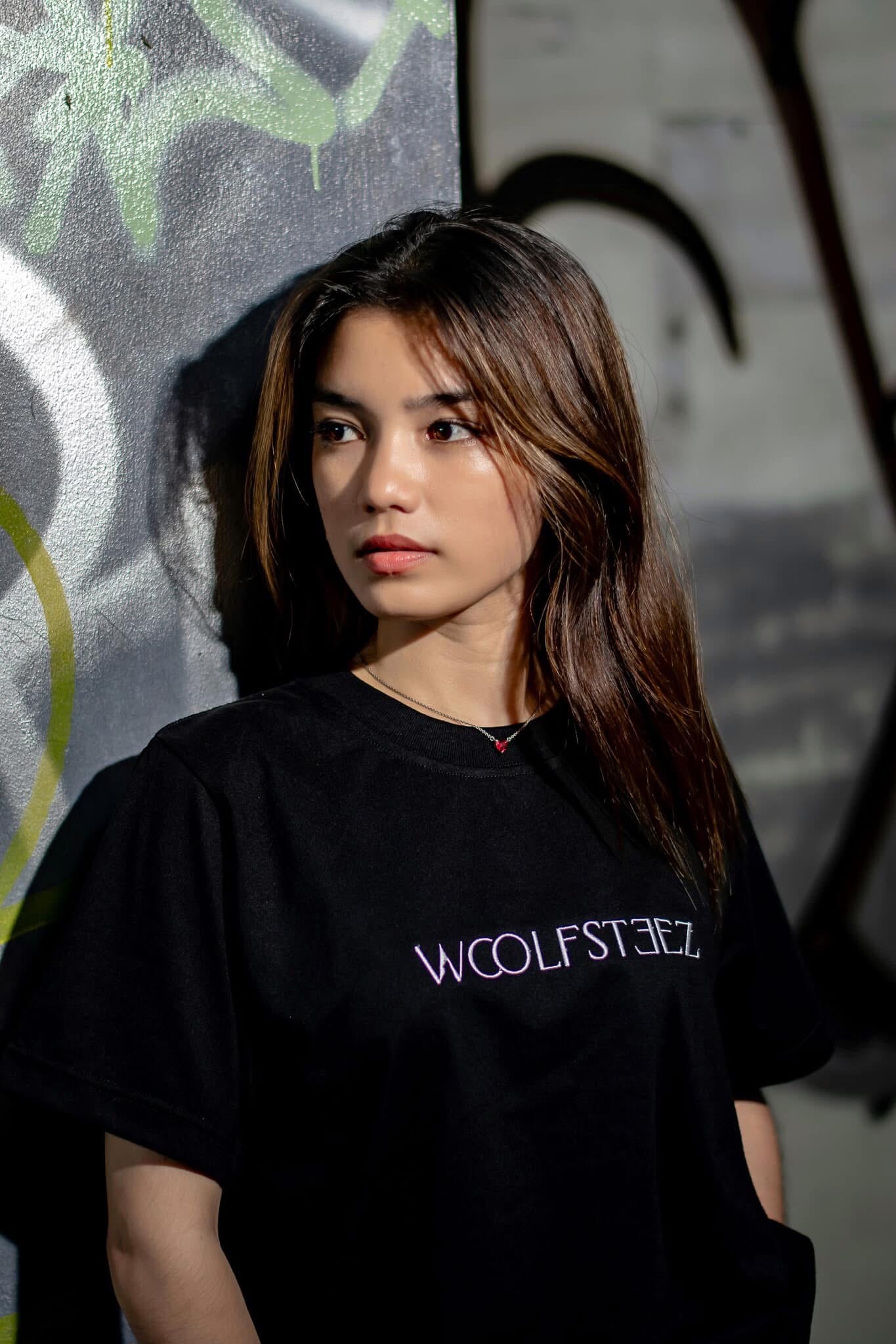 Minimalist Embroid Tee